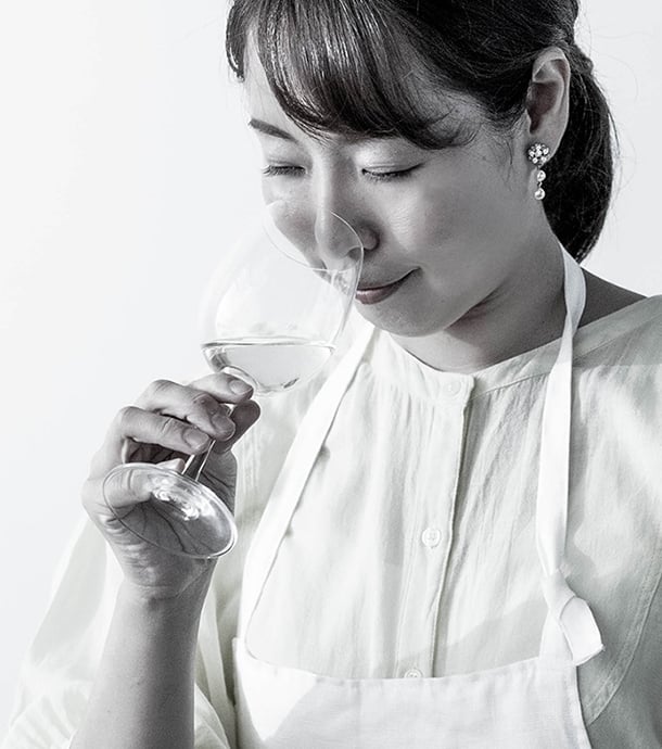 香りを嗅ぐ